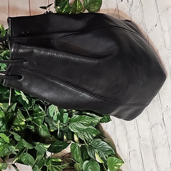 Vintage Black Drawstring Shoulder Bag 9166 No Hangtag - Picture 2 of 11